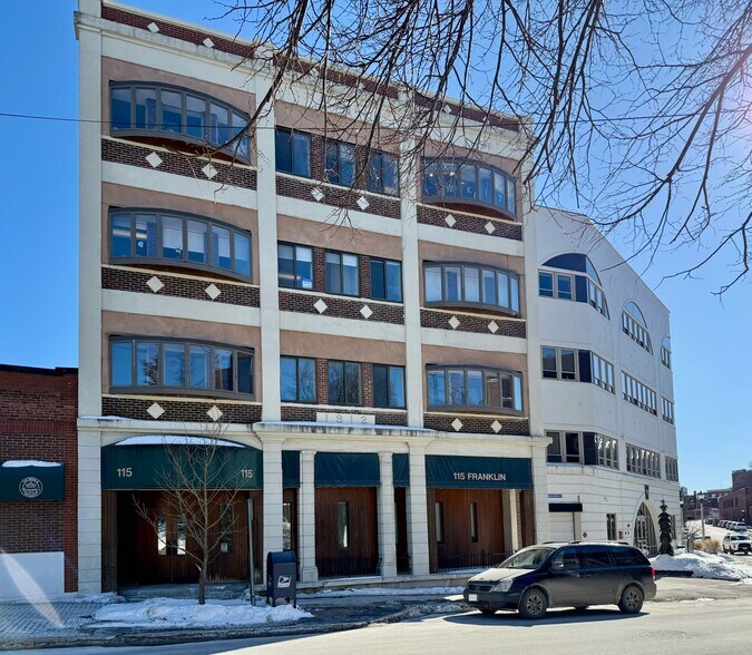 115 Franklin St, Bangor, ME à vendre - Photo de l’immeuble – Image 2 sur 28