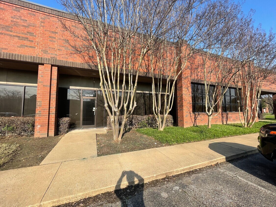 4135-4165 Willow Lake Blvd, Memphis, TN à louer Photo principale– Image 1 sur 11