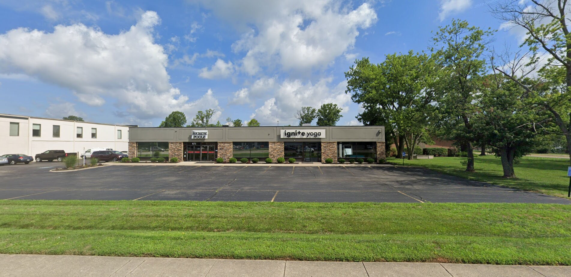 669-671 Miamisburg Centerville Rd, Dayton, OH à louer Photo principale– Image 1 sur 3
