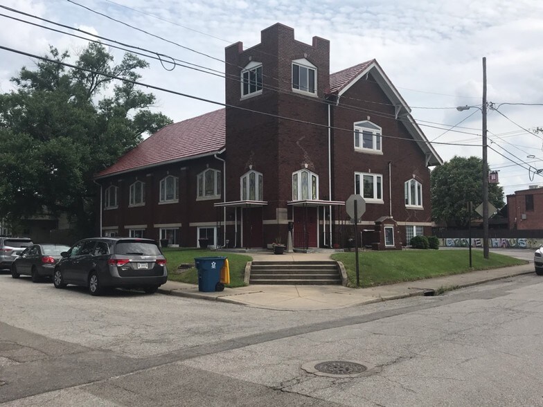 1001 Hosbrook St, Indianapolis, IN à vendre - Photo de l’immeuble – Image 3 sur 31