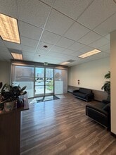 1373 Old Temescal Rd, Corona, CA à louer Photo intérieure– Image 2 sur 9