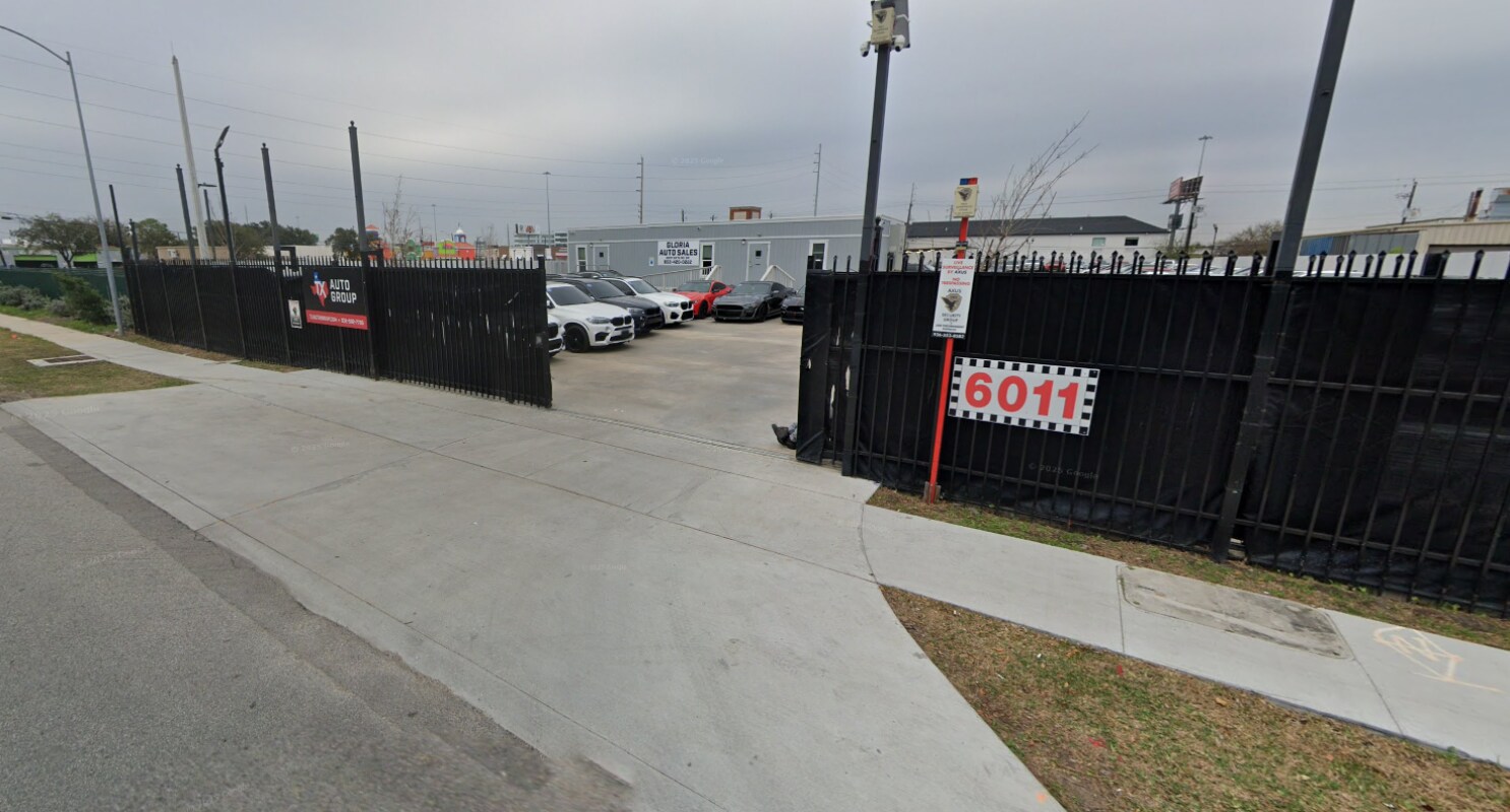 6011 Skyline Dr, Houston, TX à louer Photo de l’immeuble– Image 1 sur 27