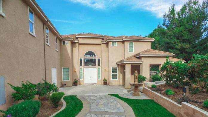 2062 Hunter Rd, Chino Hills, CA à vendre Photo de l’immeuble– Image 1 sur 4