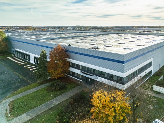 Plus de détails pour 1 Boulevard Jean Monnet, Combs-la-Ville - Bureau, Industriel/Logistique à louer