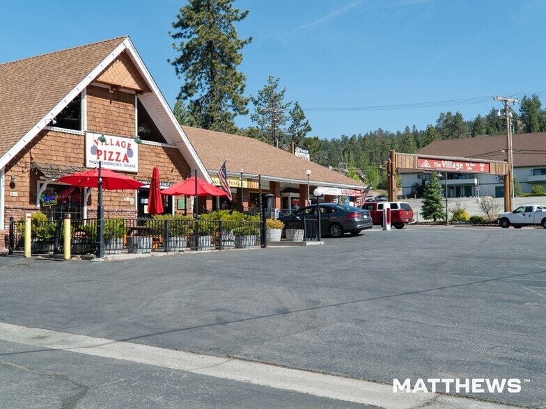 40568 Village Dr, Big Bear Lake, CA à vendre - Photo de l’immeuble – Image 1 sur 6