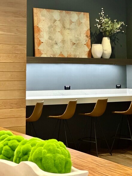 1 Ravinia Dr, Atlanta, GA à louer - Photo de l’immeuble – Image 3 sur 40