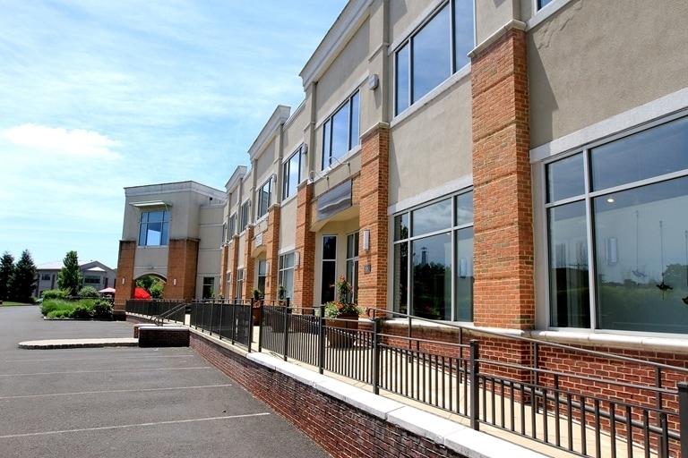 450 Union Square Dr, New Hope, PA à louer - Photo de l’immeuble – Image 2 sur 4