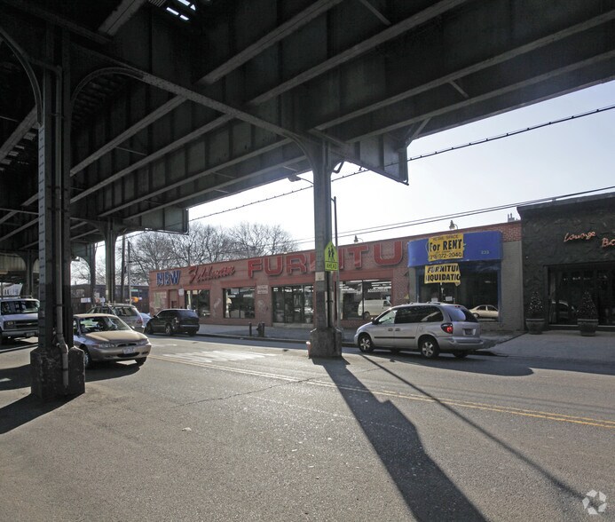 2336 McDonald Ave, Brooklyn, NY à louer - Photo de l’immeuble – Image 2 sur 3