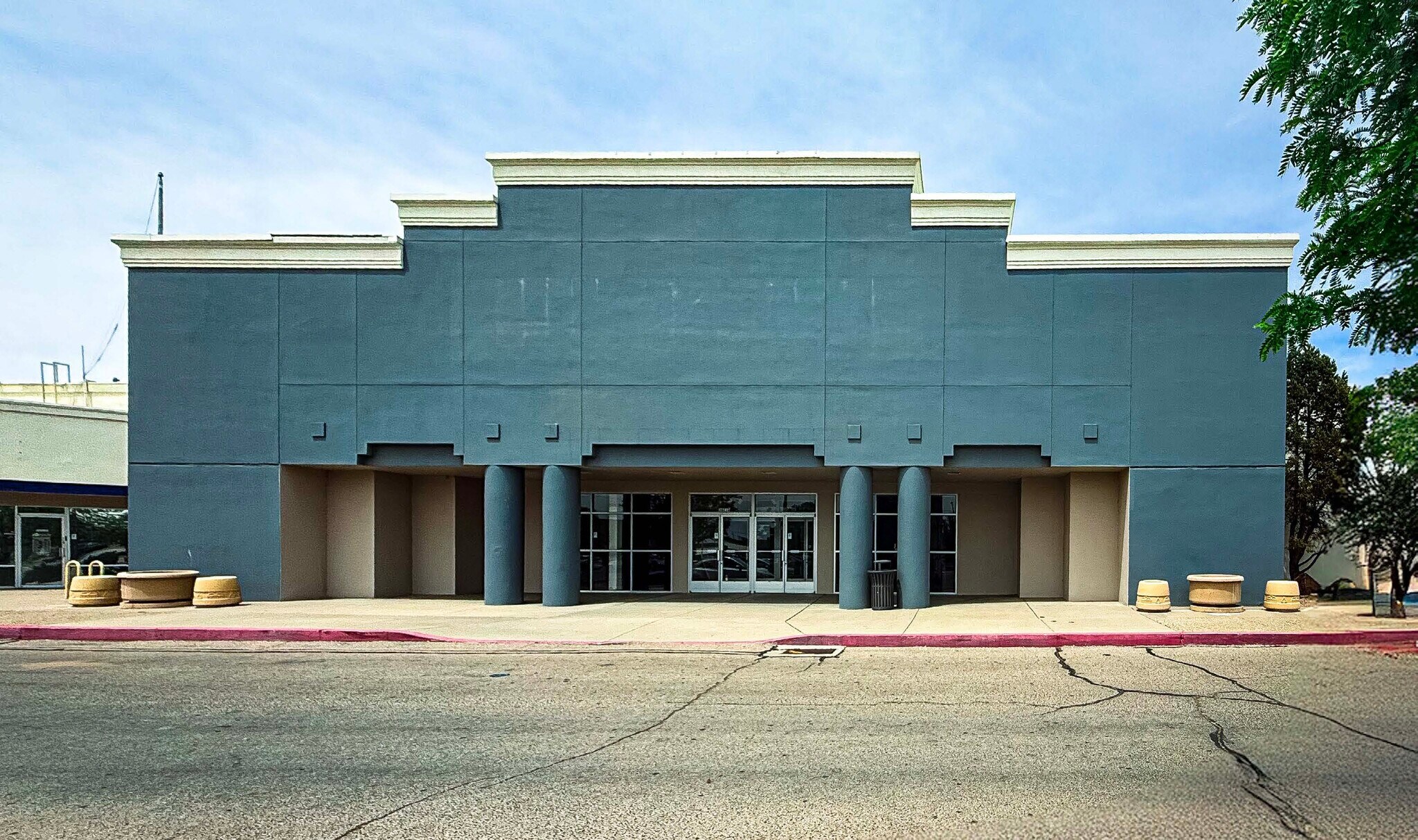 3821 Menaul Blvd NE, Albuquerque, NM à louer Photo principale– Image 1 sur 10