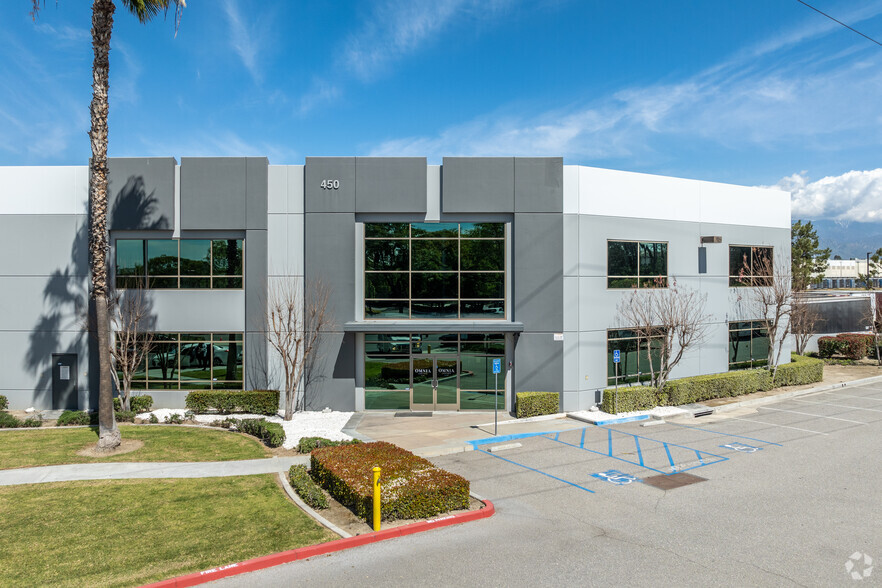 450 Parkcenter Cir N, San Bernardino, CA à louer - Photo principale – Image 1 sur 6