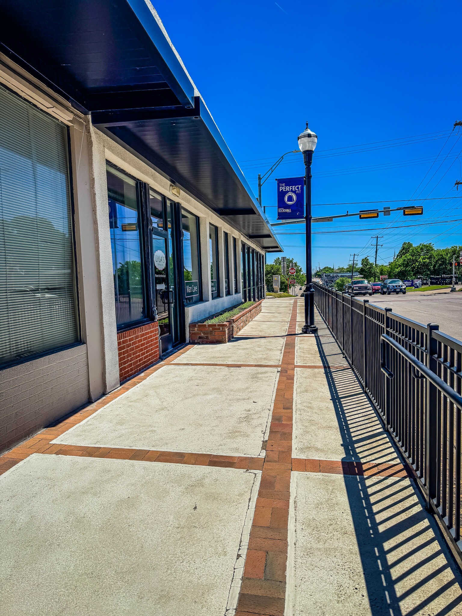 115 S Goliad St, Rockwall, TX à louer Photo de l’immeuble– Image 1 sur 15