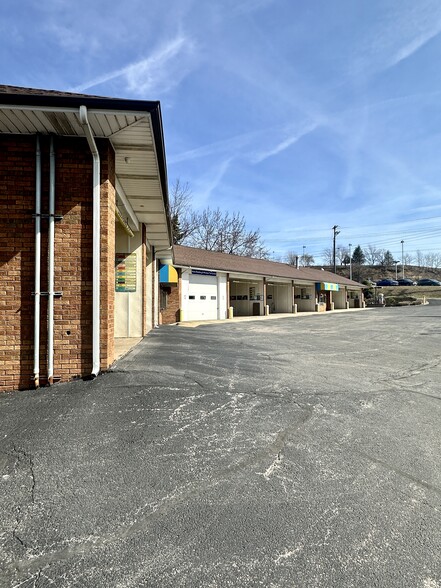 7541 US-30, North Huntingdon, PA à vendre - Photo de l’immeuble – Image 3 sur 8