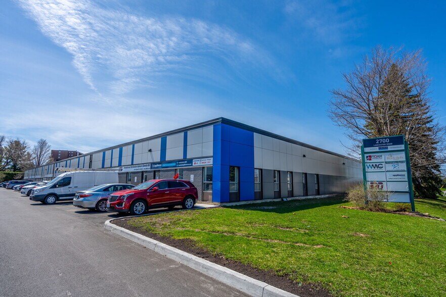 2700 Lancaster Rd, Ottawa, ON à vendre - Photo de l’immeuble – Image 2 sur 6