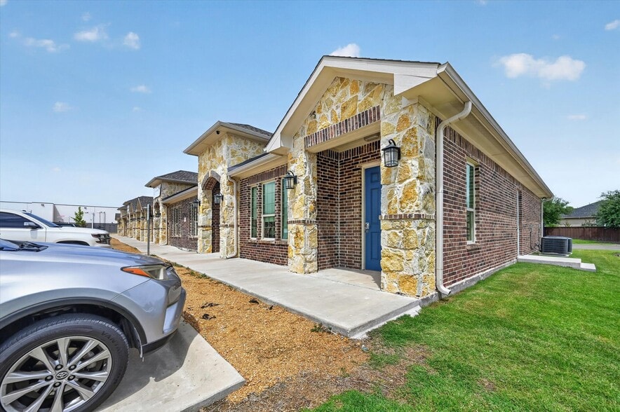 200 Cypress Bend Pky, Princeton, TX à vendre - Photo principale – Image 1 sur 13