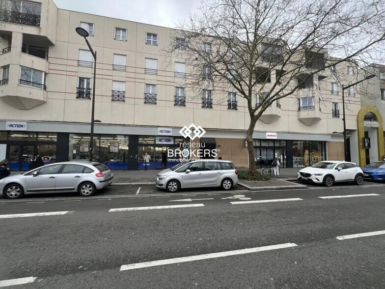 Local commercial dans Montigny-le-Bretonneux à louer - Photo de l’immeuble – Image 2 sur 10