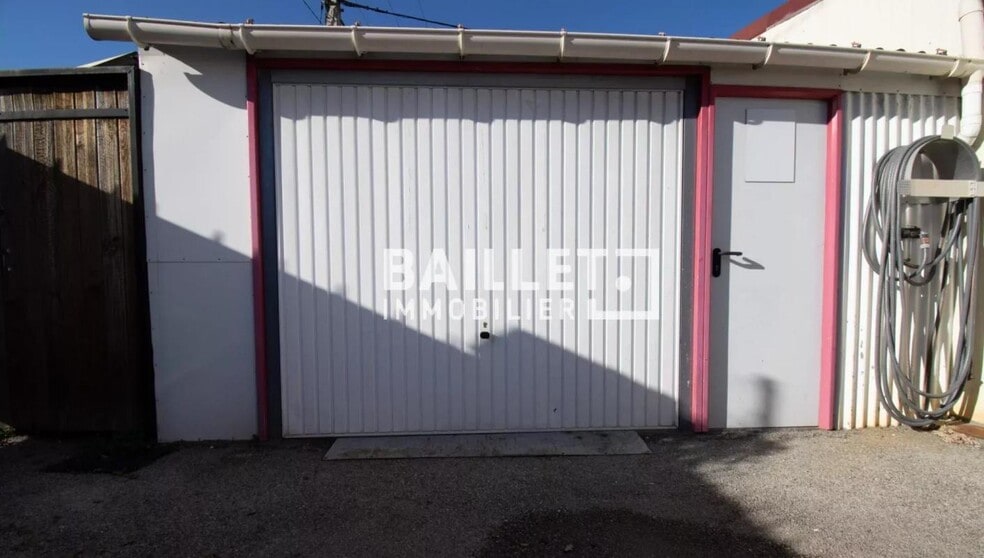 Industriel/Logistique dans Cagnes-sur-Mer à louer - Photo de l’immeuble – Image 3 sur 3