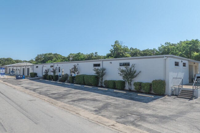 Plus de détails pour 2910 Edith Ln, Haltom City, TX - Local d’activités à vendre