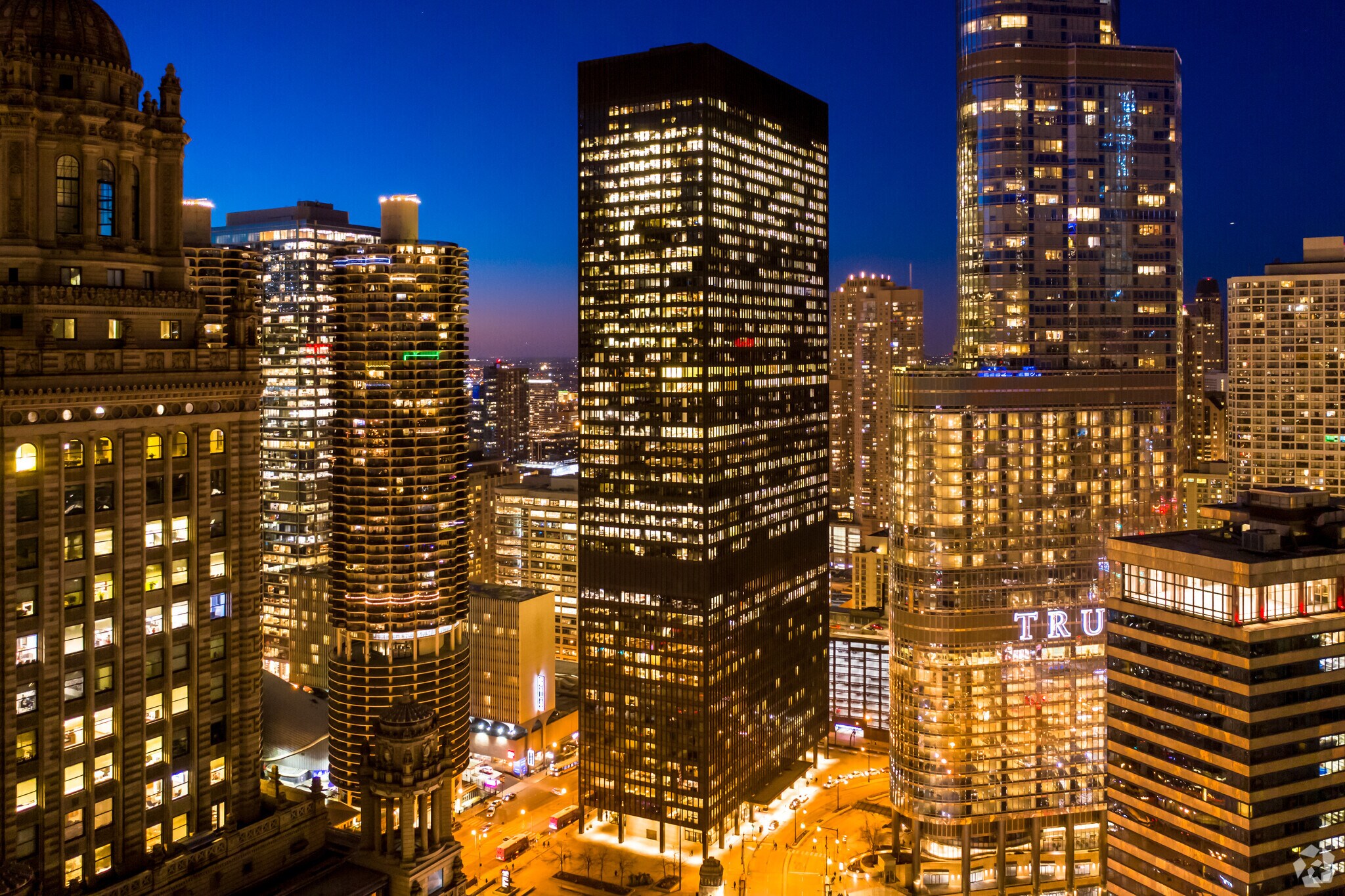 330 N Wabash Ave, Chicago, IL à louer Photo principale– Image 1 sur 25