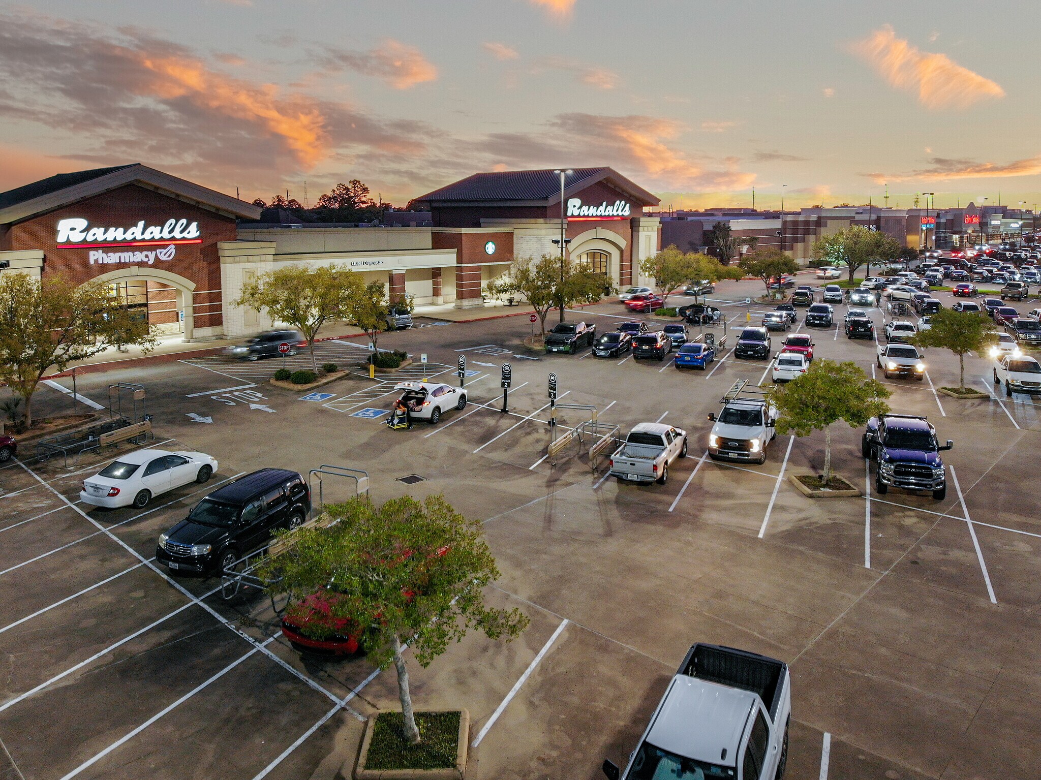 10228 Broadway St, Pearland, TX à louer Photo principale– Image 1 sur 10