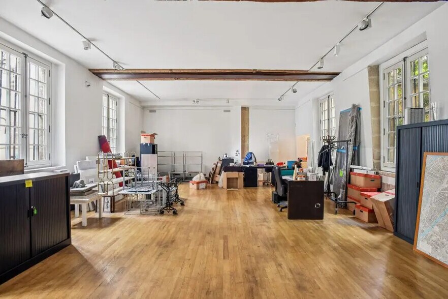 7 Rue Charles V, Paris à louer - Photo de l’immeuble – Image 2 sur 11