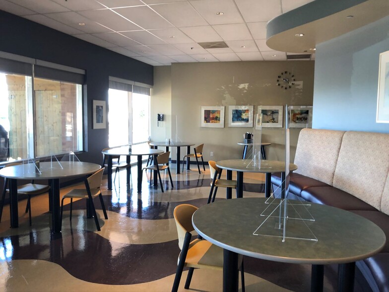 2081 Main St, Moncton, NB à vendre - Photo intérieure – Image 3 sur 6