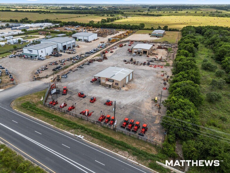 12101 W Interstate 10 W, Marion, TX à louer - Photo de l’immeuble – Image 1 sur 5