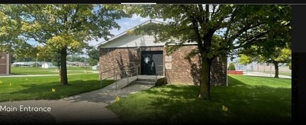 210 Home Ave, Churubusco, IN à louer Photo de l’immeuble– Image 1 sur 1