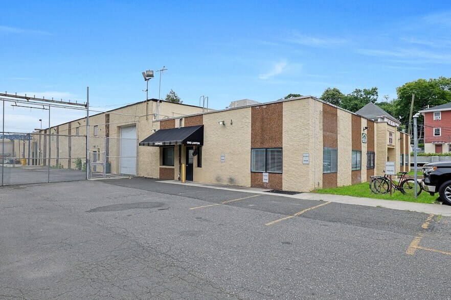1 Lawton St, Yonkers, NY à vendre - Photo de l’immeuble – Image 1 sur 49
