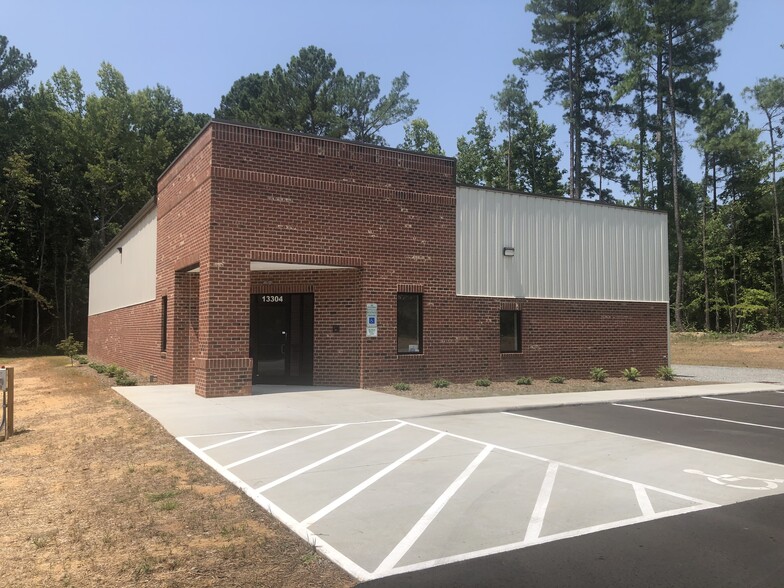 13304 Lucia Riverbend Hwy, Mount Holly, NC à louer - Photo de l’immeuble – Image 2 sur 2