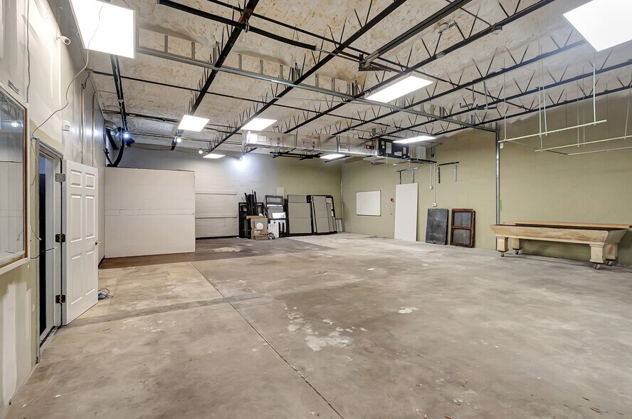 450 94th Ave N, Saint Petersburg, FL à louer - Photo de l’immeuble – Image 3 sur 19