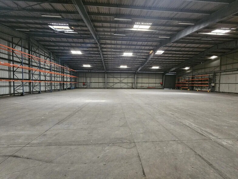 Industriel/Logistique dans Angers à vendre - Photo de l’immeuble – Image 1 sur 4