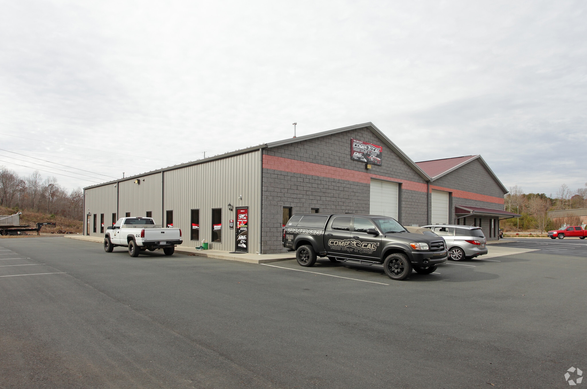 7804 Commerce Dr, Denver, NC à louer Photo principale– Image 1 sur 5