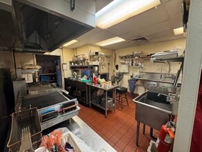 8650-8680 Miramar Rd, San Diego, CA à louer Photo intérieure– Image 2 sur 7