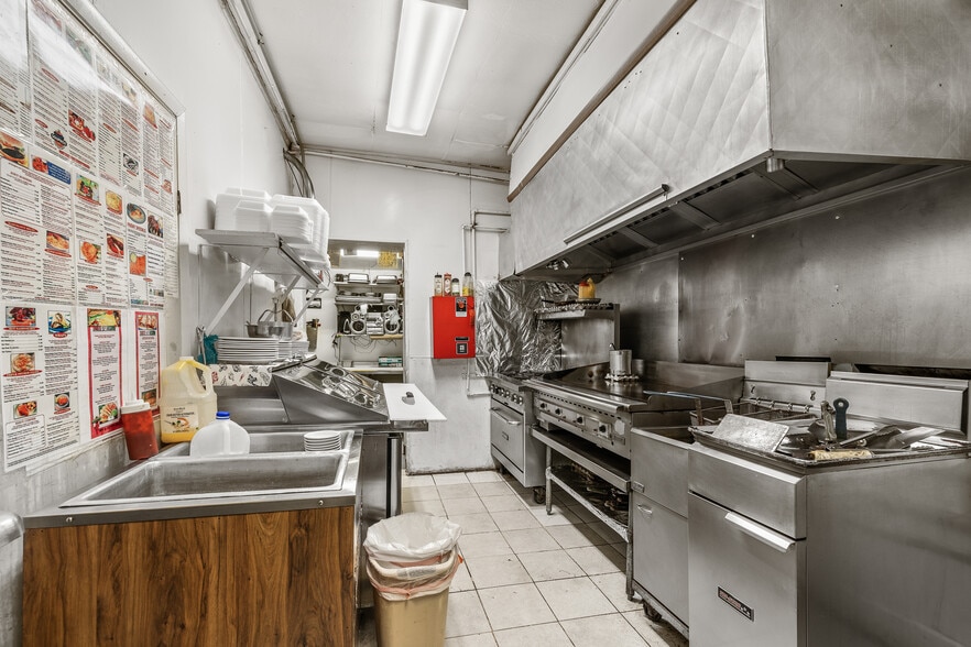 6569 Cameron Ave, Vesper, WI à vendre - Photo intérieure – Image 3 sur 27