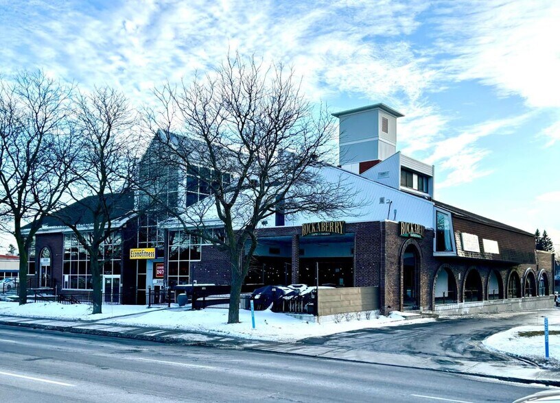 2870 Boul Saint-Charles, Kirkland, QC à louer - Photo principale – Image 1 sur 1