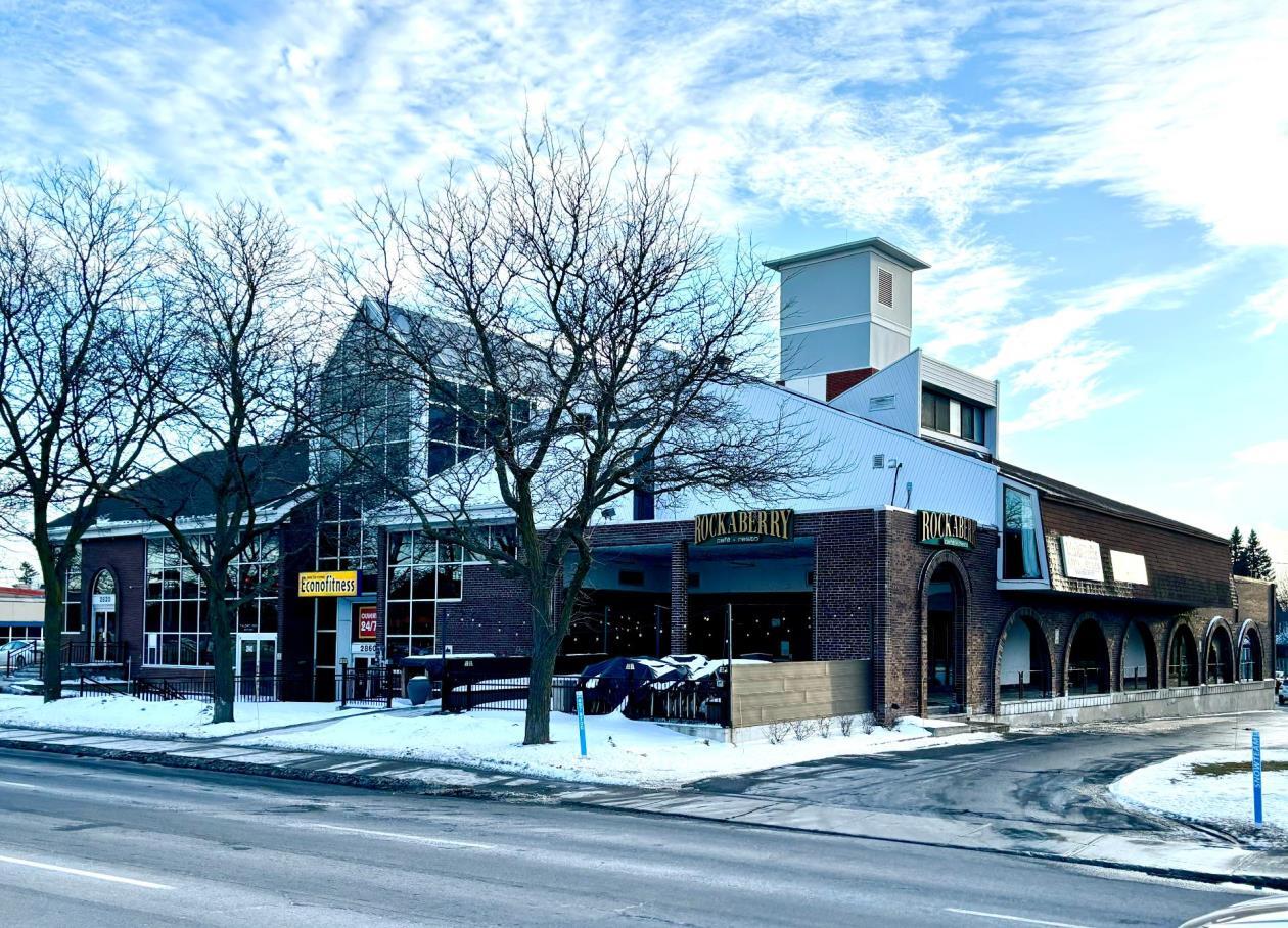 2870 Boul Saint-Charles, Kirkland, QC à louer Photo principale– Image 1 sur 2