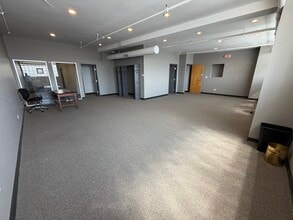 8100-8180 N McCormick Blvd, Skokie, IL à louer Photo intérieure– Image 2 sur 5