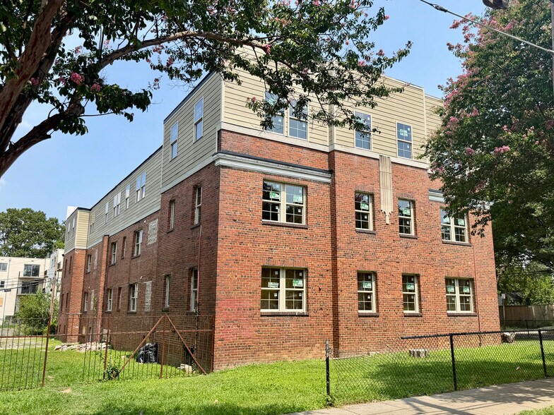 1525 19th St SE, Washington, DC à vendre - Photo de l’immeuble – Image 2 sur 9