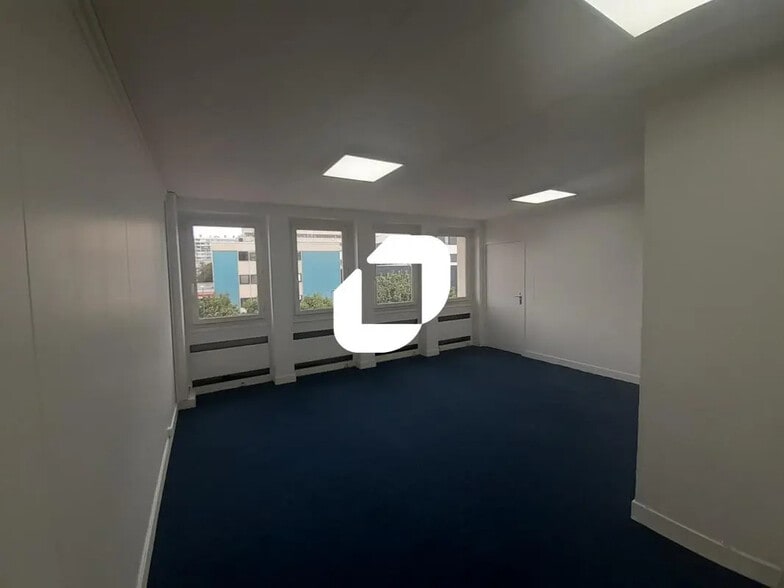Bureau dans Créteil à louer - Photo de l’immeuble – Image 2 sur 7