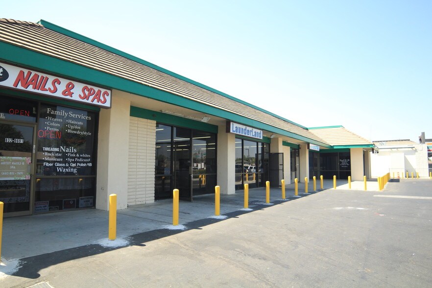 4601-4619 Wilson Rd, Bakersfield, CA à louer - Photo de l’immeuble – Image 3 sur 7