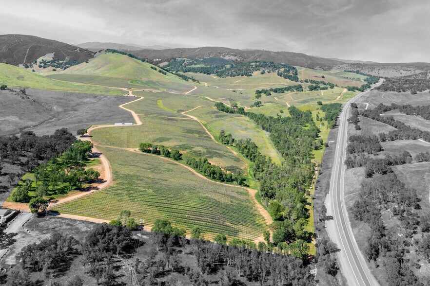 895 CA-53 hwy, Clearlake, CA à vendre - Photo de l’immeuble – Image 2 sur 17