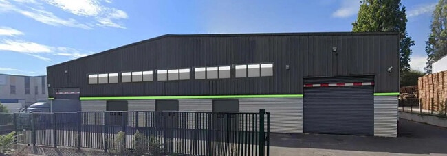 Plus de détails pour Industriel/Logistique à louer