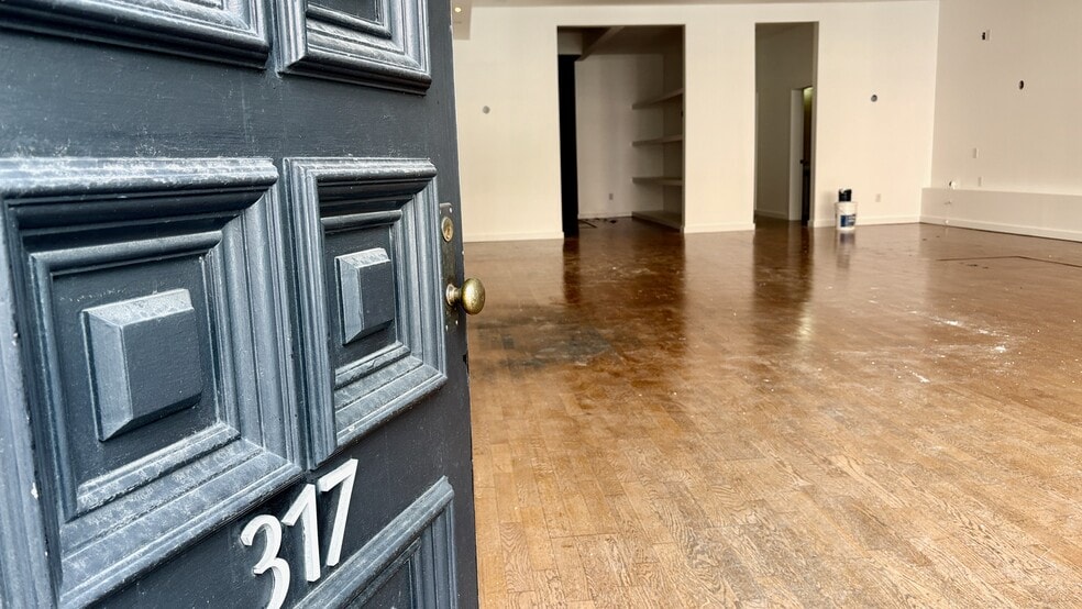 317 Warren St, Hudson, NY à louer - Photo intérieure – Image 3 sur 21