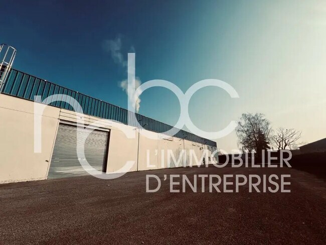 Plus de détails pour Local d'activités à louer