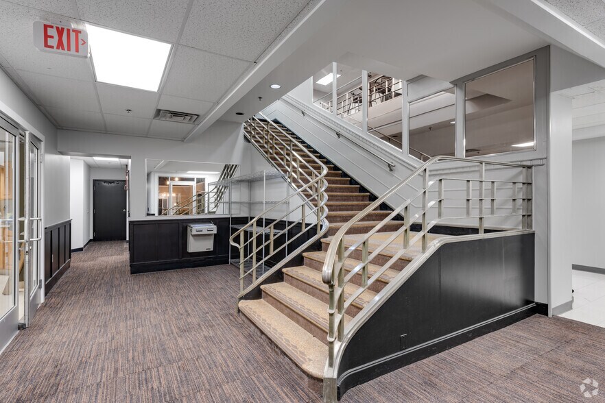 200 S Washington Sq, Lansing, MI à louer - Photo intérieure – Image 3 sur 14