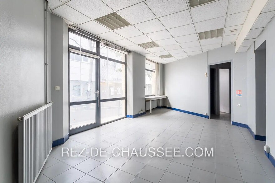 Bureau dans Paris à vendre - Photo de l’immeuble – Image 2 sur 11
