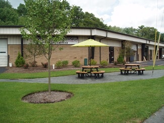 Plus de détails pour 110 Elm St, Bridgewater, MA - Bureau, Industriel/Logistique à louer