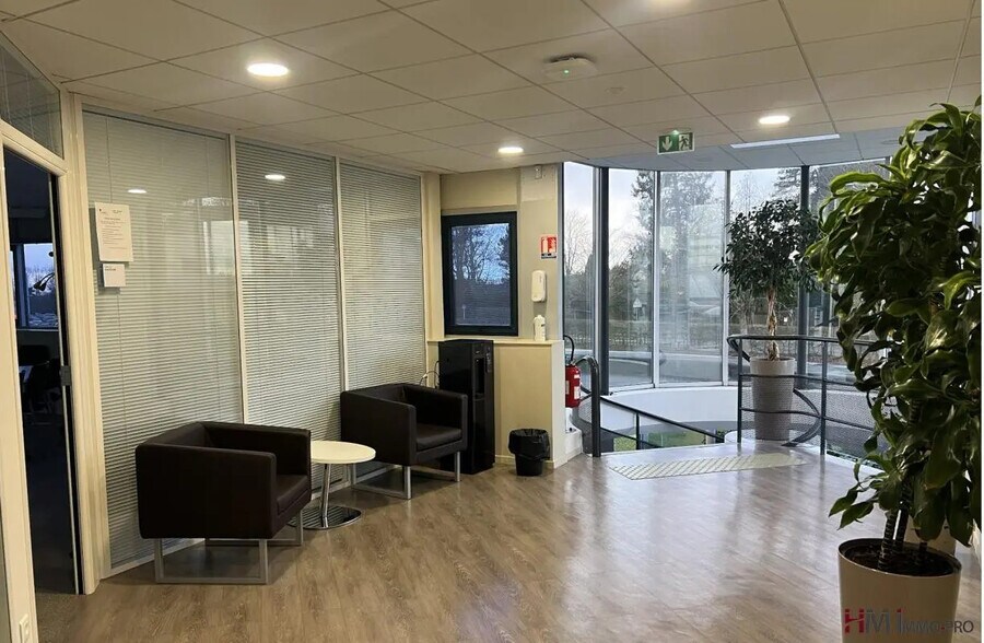 1 Rue Francois Perroux, Mont-Saint-Aignan à louer - Photo de l’immeuble – Image 1 sur 8