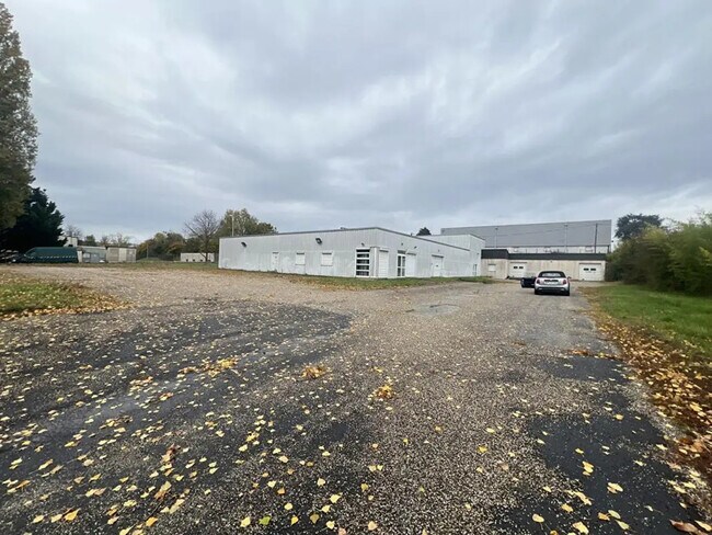 Plus de détails pour Local d’activités à vendre