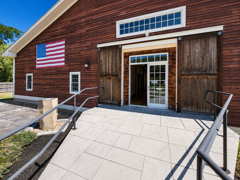 244 Amesbury Rd, Kensington, NH à louer - Photo de l’immeuble – Image 3 sur 34